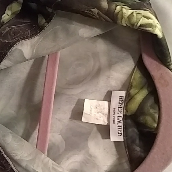 Ladies shirt and skirt - Picture 3 of 3